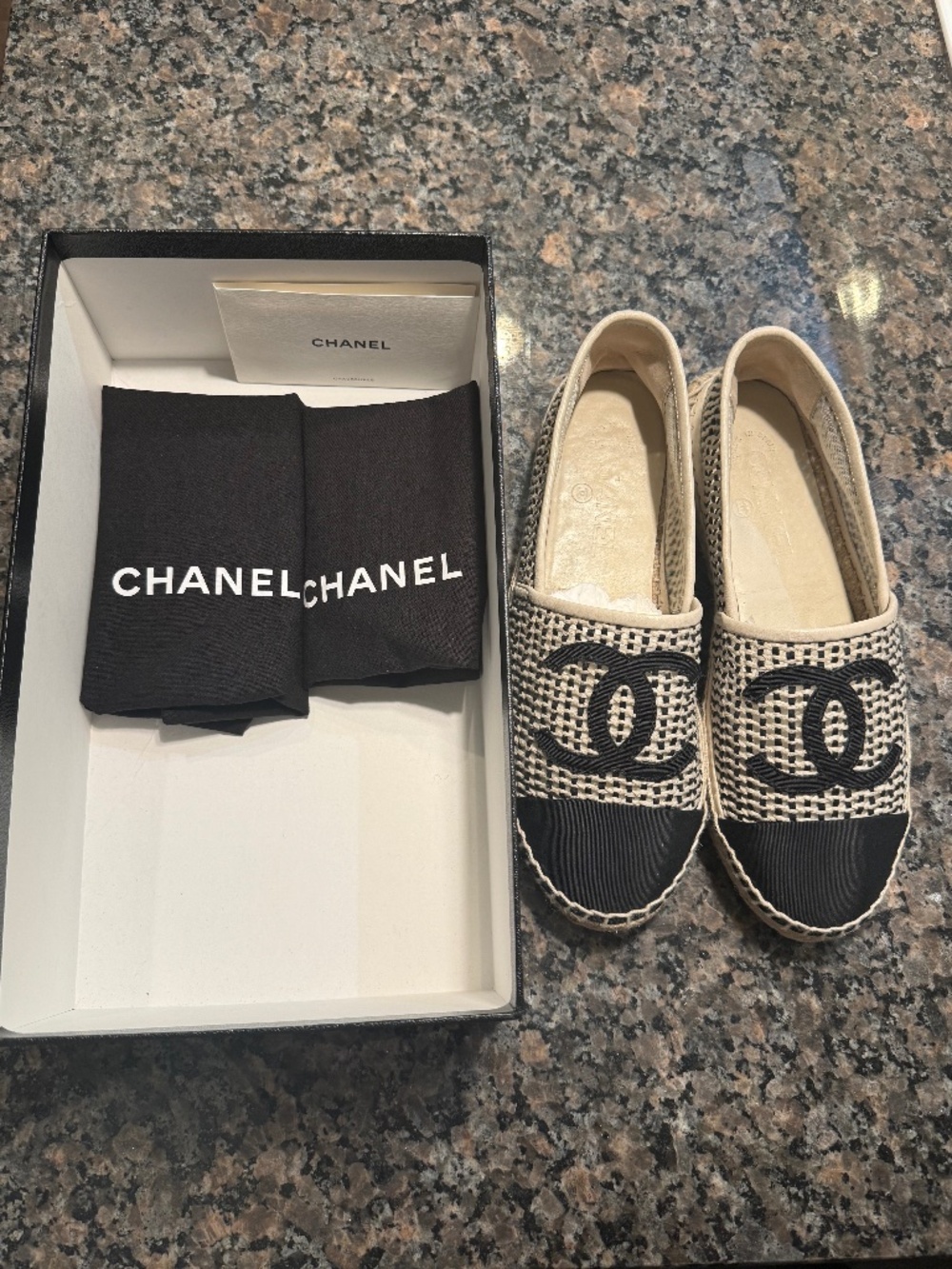 CHANEL Two-Tone Black & Beige Espadrilles